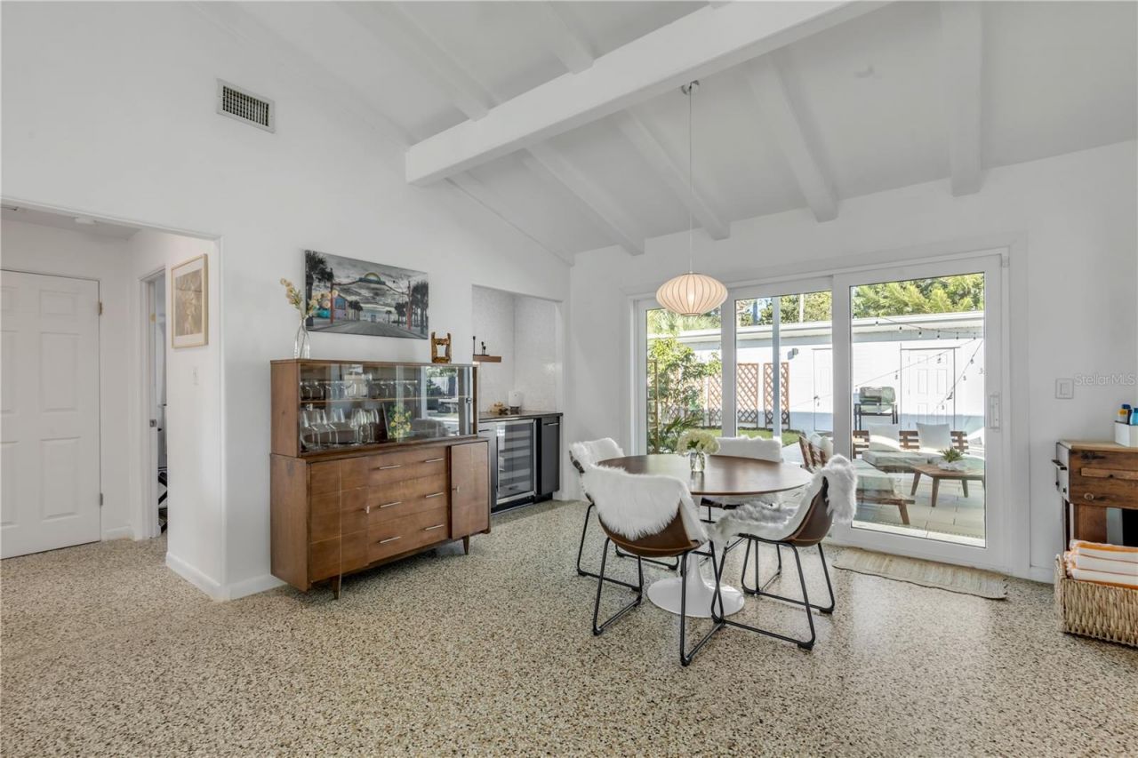 905 N Peninsula Avenue, New Smyrna Beach, FL 32169 Photo