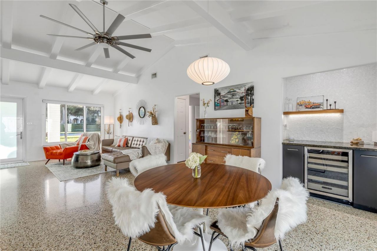 905 N Peninsula Avenue, New Smyrna Beach, FL 32169 Photo