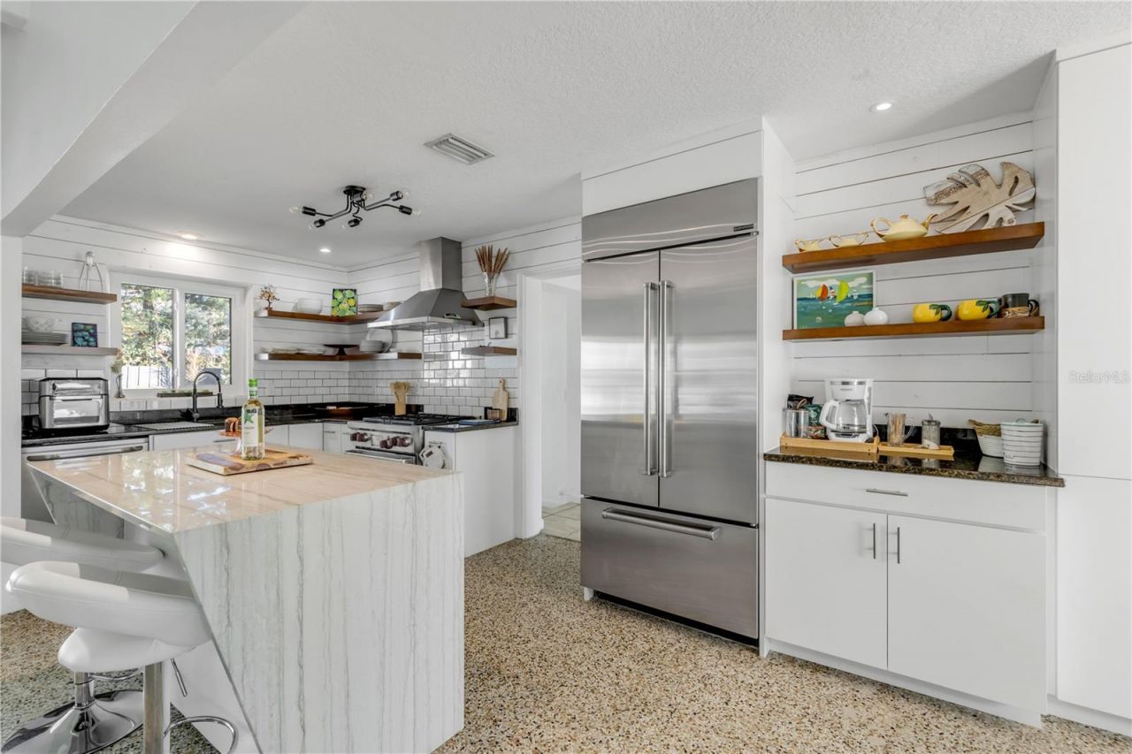 905 N Peninsula Avenue, New Smyrna Beach, FL 32169 Photo