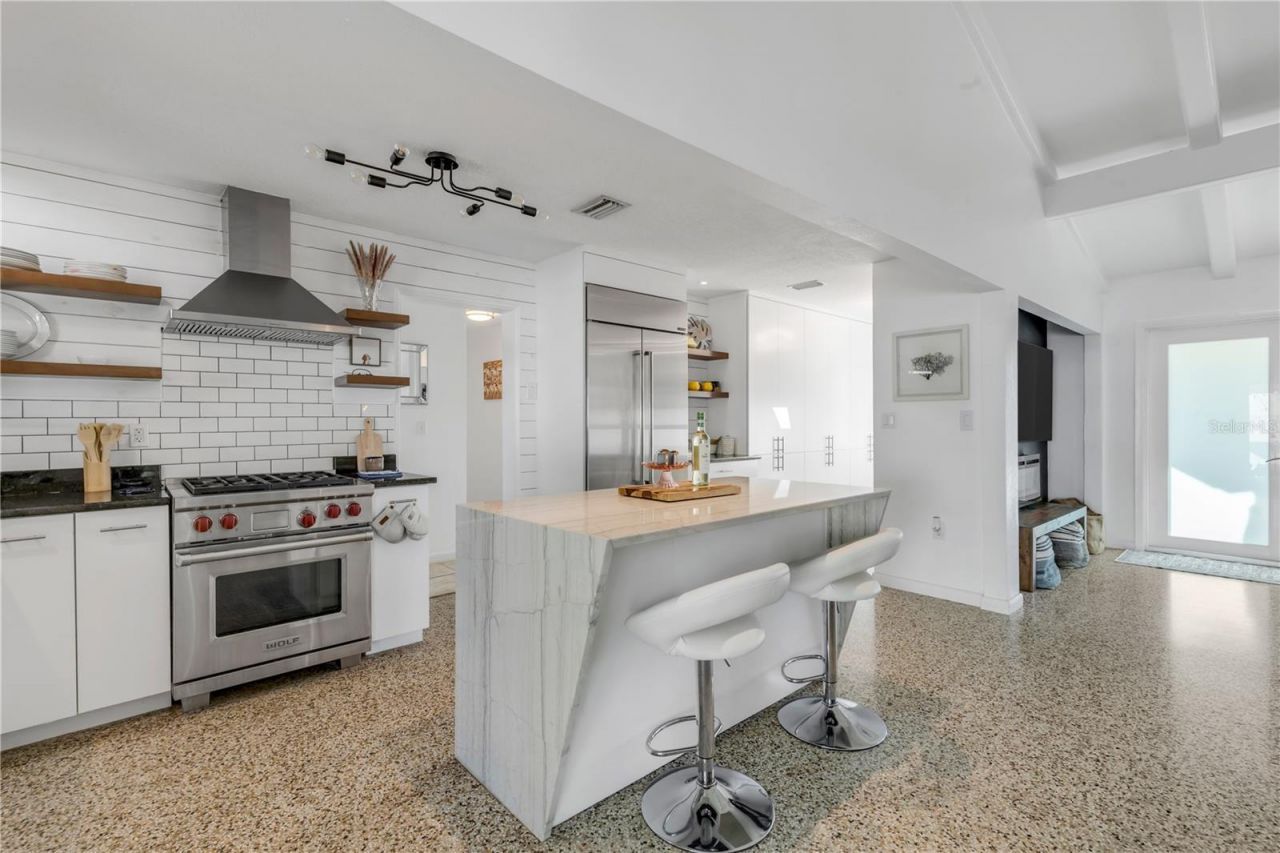 905 N Peninsula Avenue, New Smyrna Beach, FL 32169 Photo