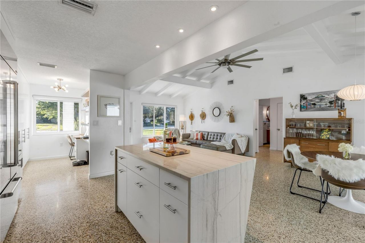 905 N Peninsula Avenue, New Smyrna Beach, FL 32169 Photo