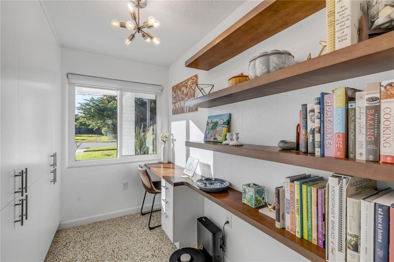 905 N Peninsula Avenue, New Smyrna Beach, FL 32169 Photo