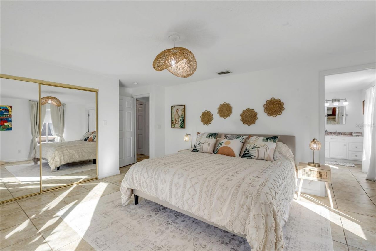 905 N Peninsula Avenue, New Smyrna Beach, FL 32169 Photo