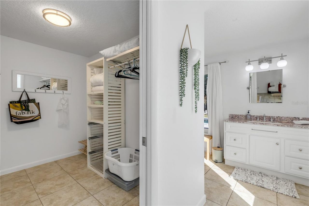 905 N Peninsula Avenue, New Smyrna Beach, FL 32169 Photo