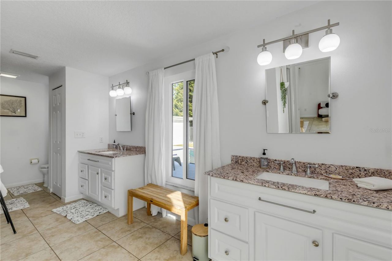 905 N Peninsula Avenue, New Smyrna Beach, FL 32169 Photo