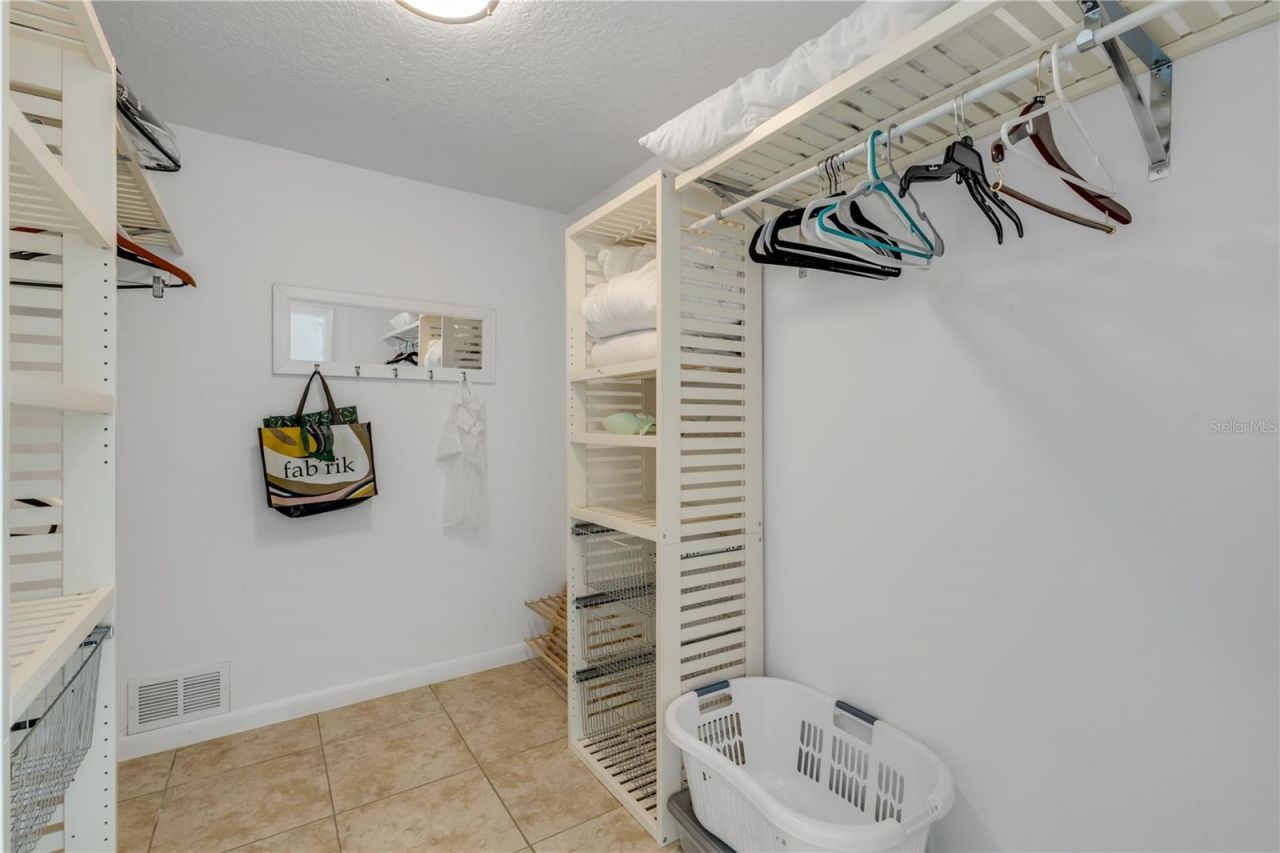 905 N Peninsula Avenue, New Smyrna Beach, FL 32169 Photo