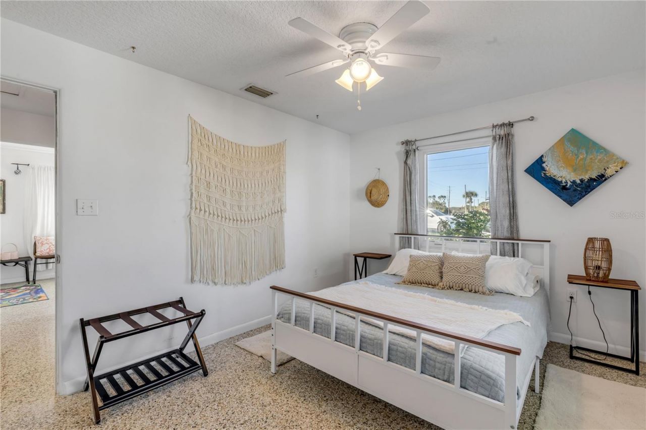 905 N Peninsula Avenue, New Smyrna Beach, FL 32169 Photo