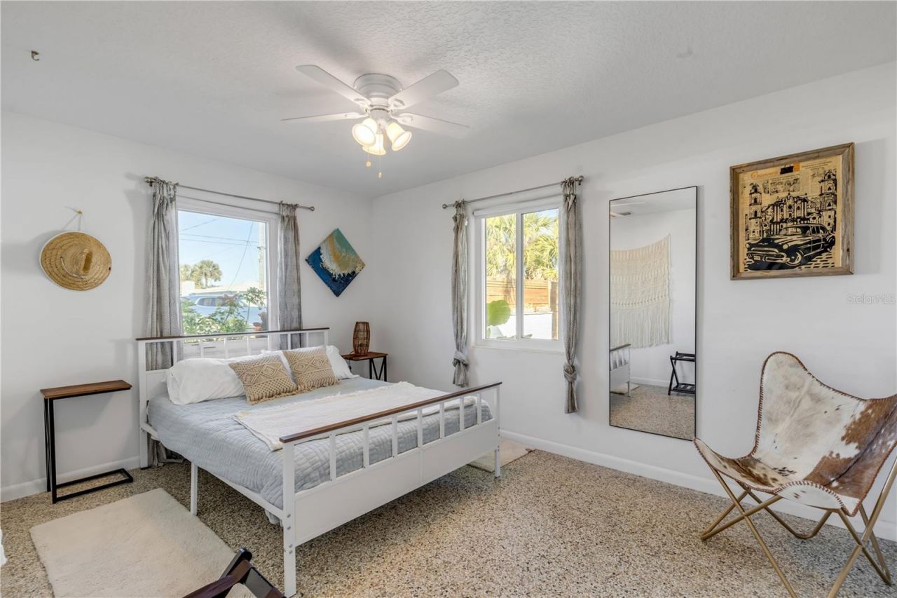 905 N Peninsula Avenue, New Smyrna Beach, FL 32169 Photo