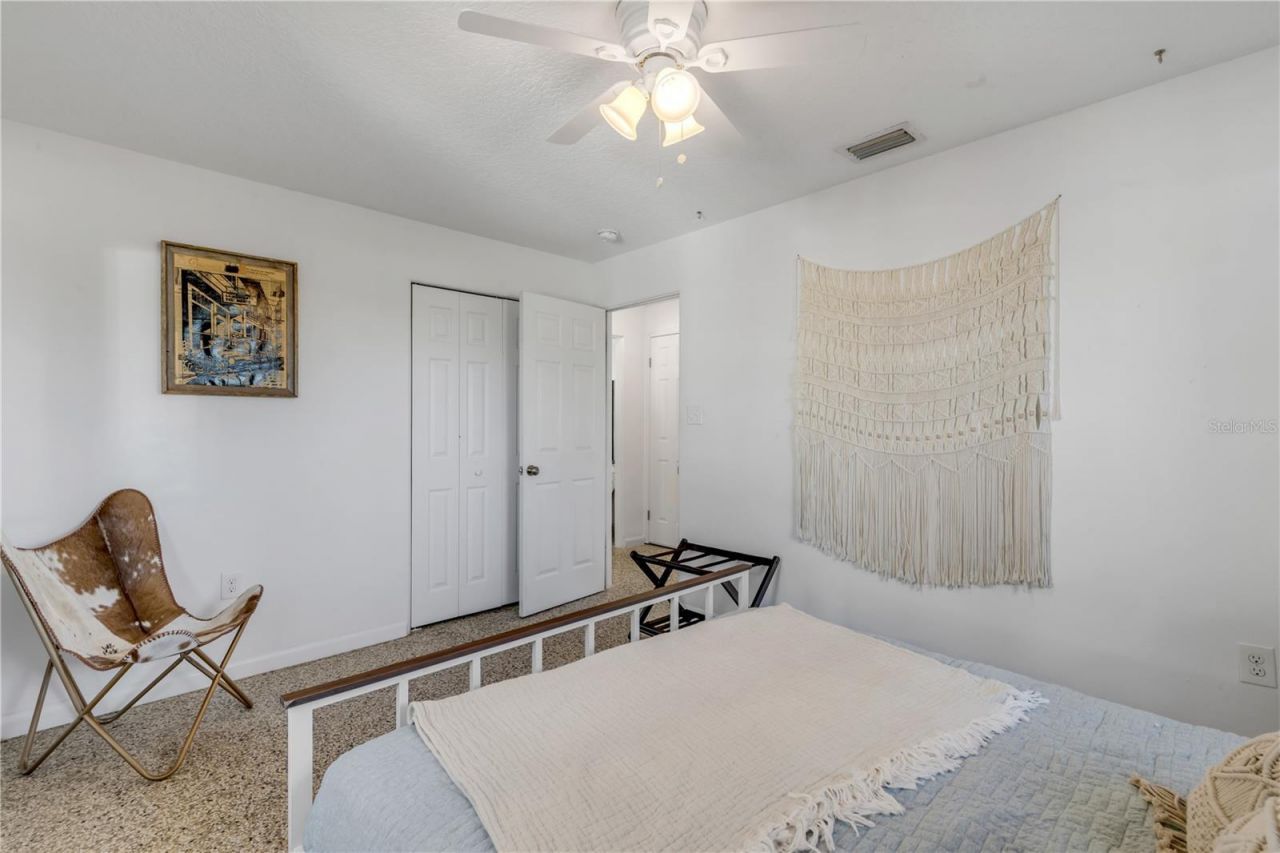 905 N Peninsula Avenue, New Smyrna Beach, FL 32169 Photo