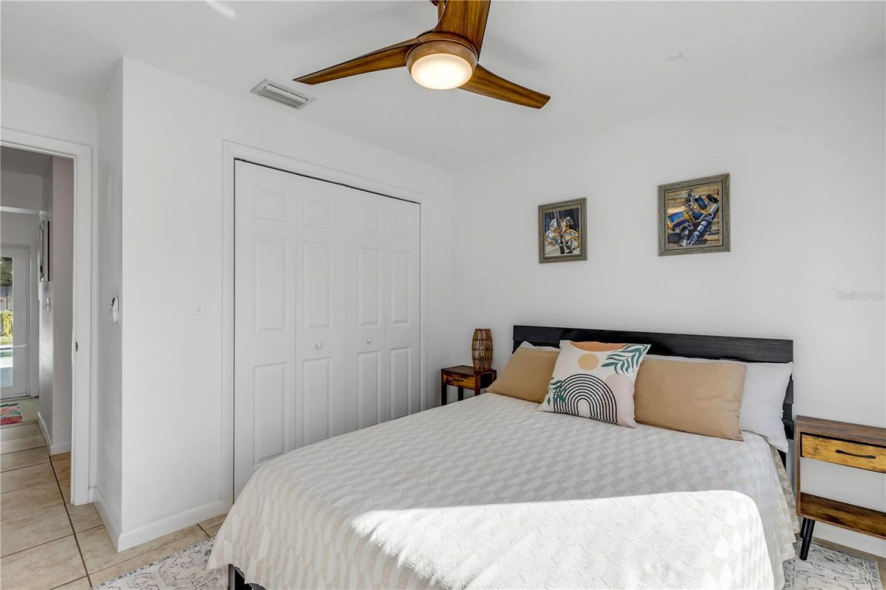 905 N Peninsula Avenue, New Smyrna Beach, FL 32169 Photo