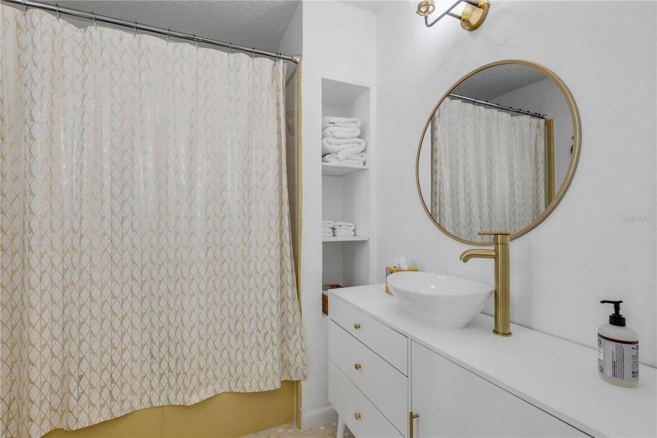 905 N Peninsula Avenue, New Smyrna Beach, FL 32169 Photo