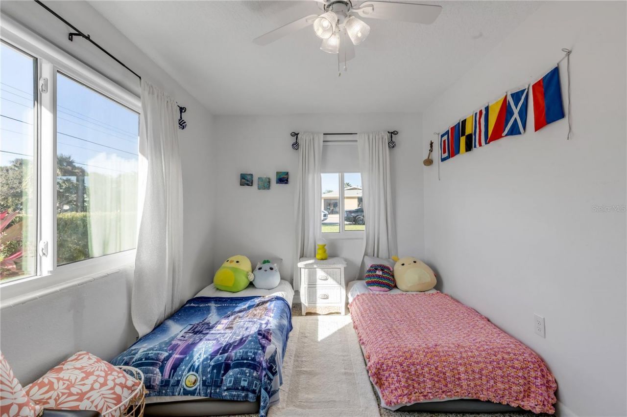 905 N Peninsula Avenue, New Smyrna Beach, FL 32169 Photo