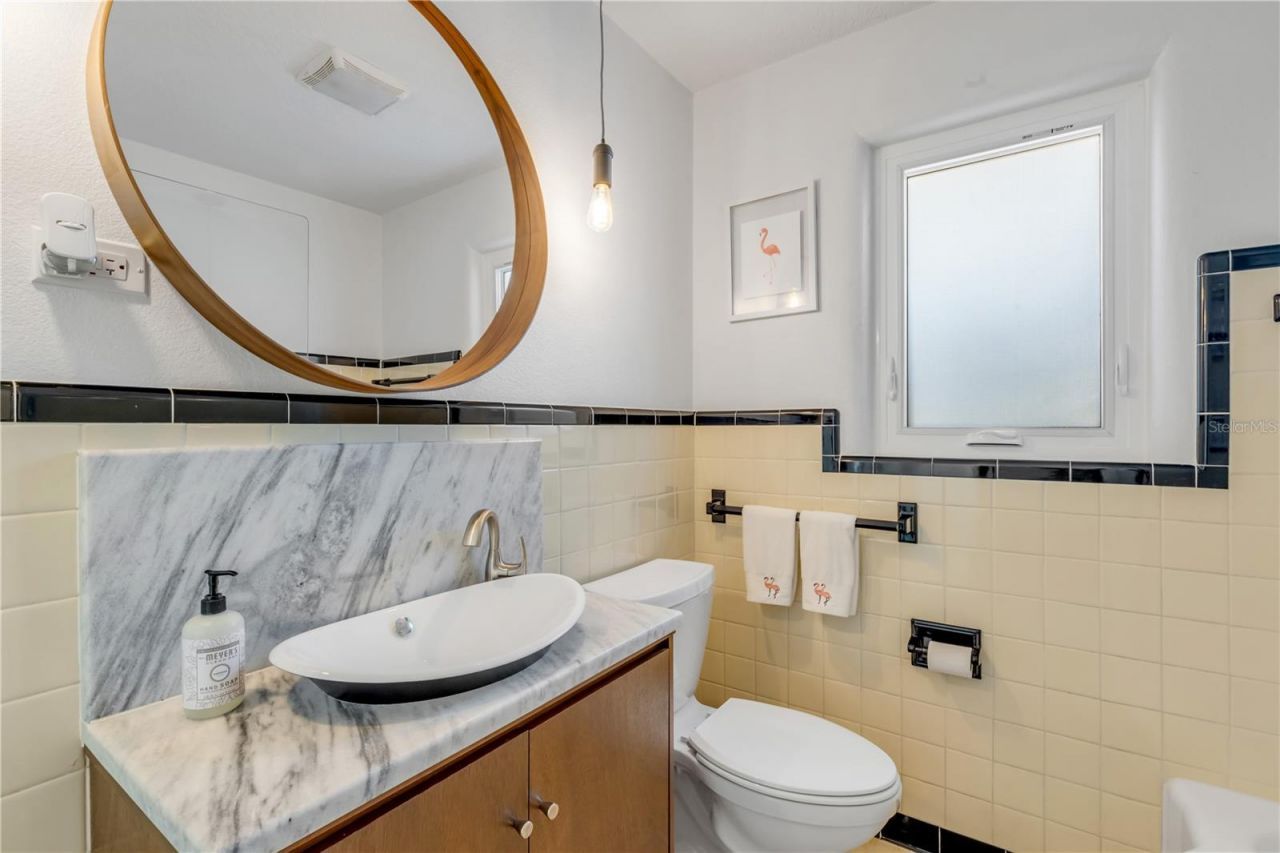 905 N Peninsula Avenue, New Smyrna Beach, FL 32169 Photo