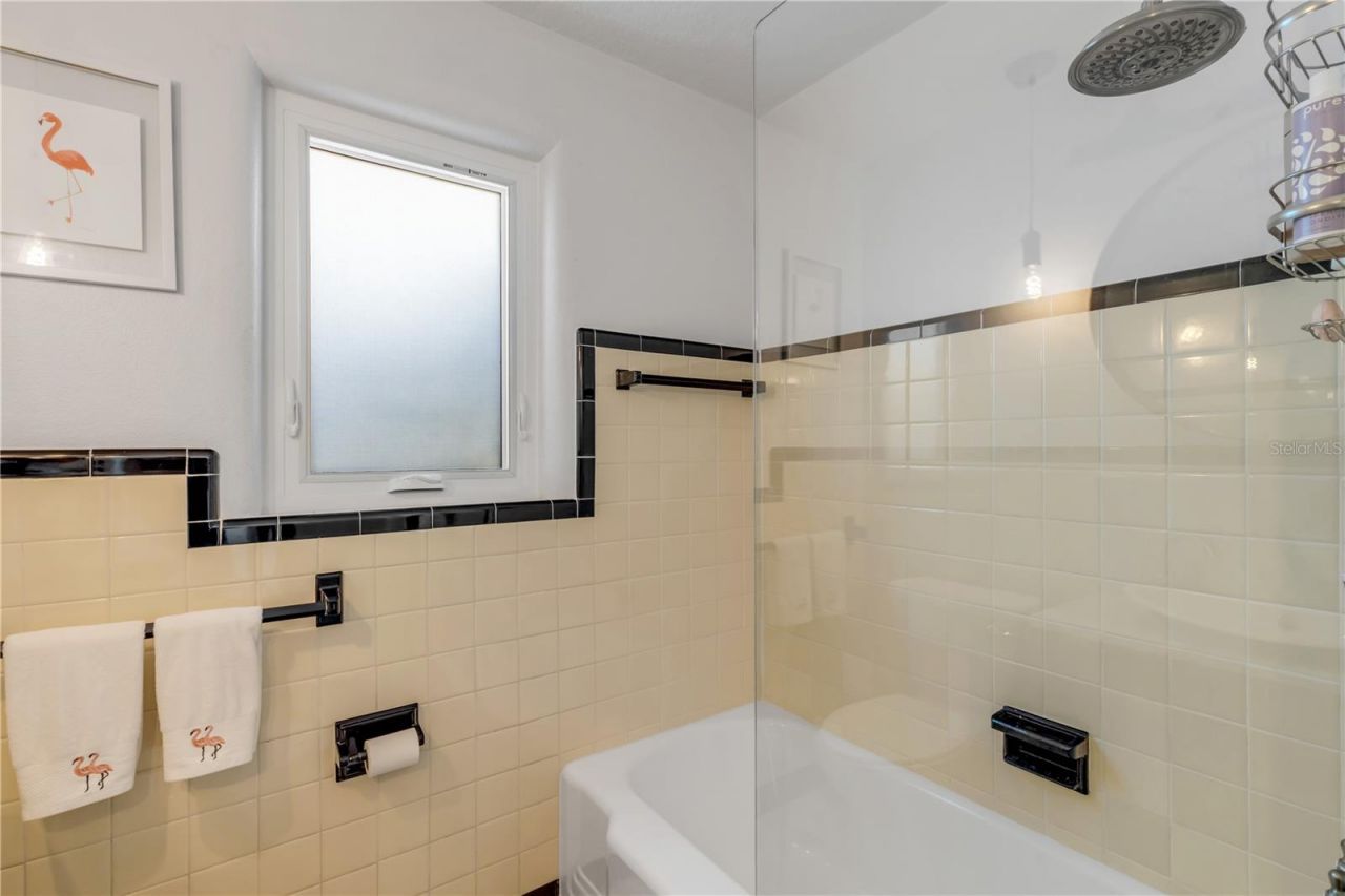 905 N Peninsula Avenue, New Smyrna Beach, FL 32169 Photo