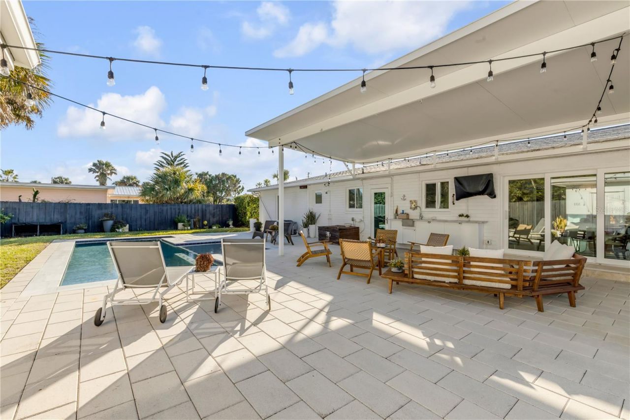 905 N Peninsula Avenue, New Smyrna Beach, FL 32169 Photo