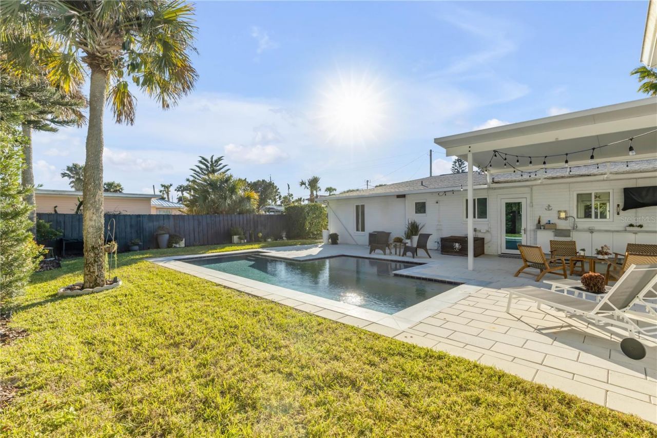 905 N Peninsula Avenue, New Smyrna Beach, FL 32169 Photo