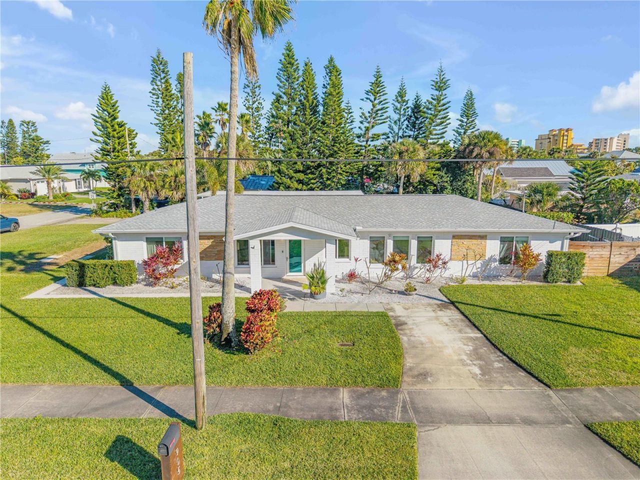 905 N Peninsula Avenue, New Smyrna Beach, FL 32169 Photo