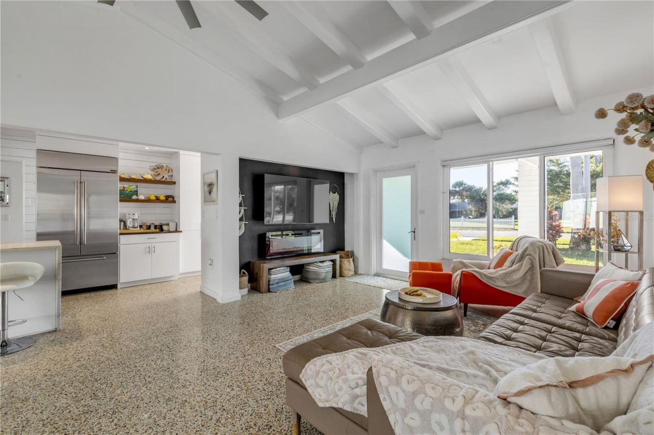 905 N Peninsula Avenue, New Smyrna Beach, FL 32169 Photo