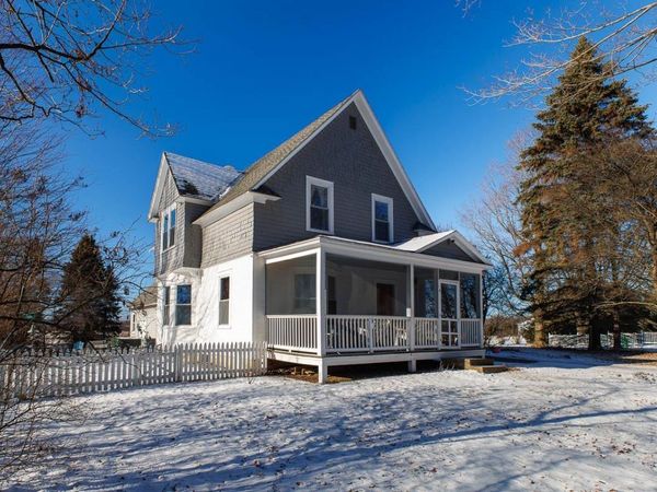 63 Adams School Road, Grand Isle, VT 05458