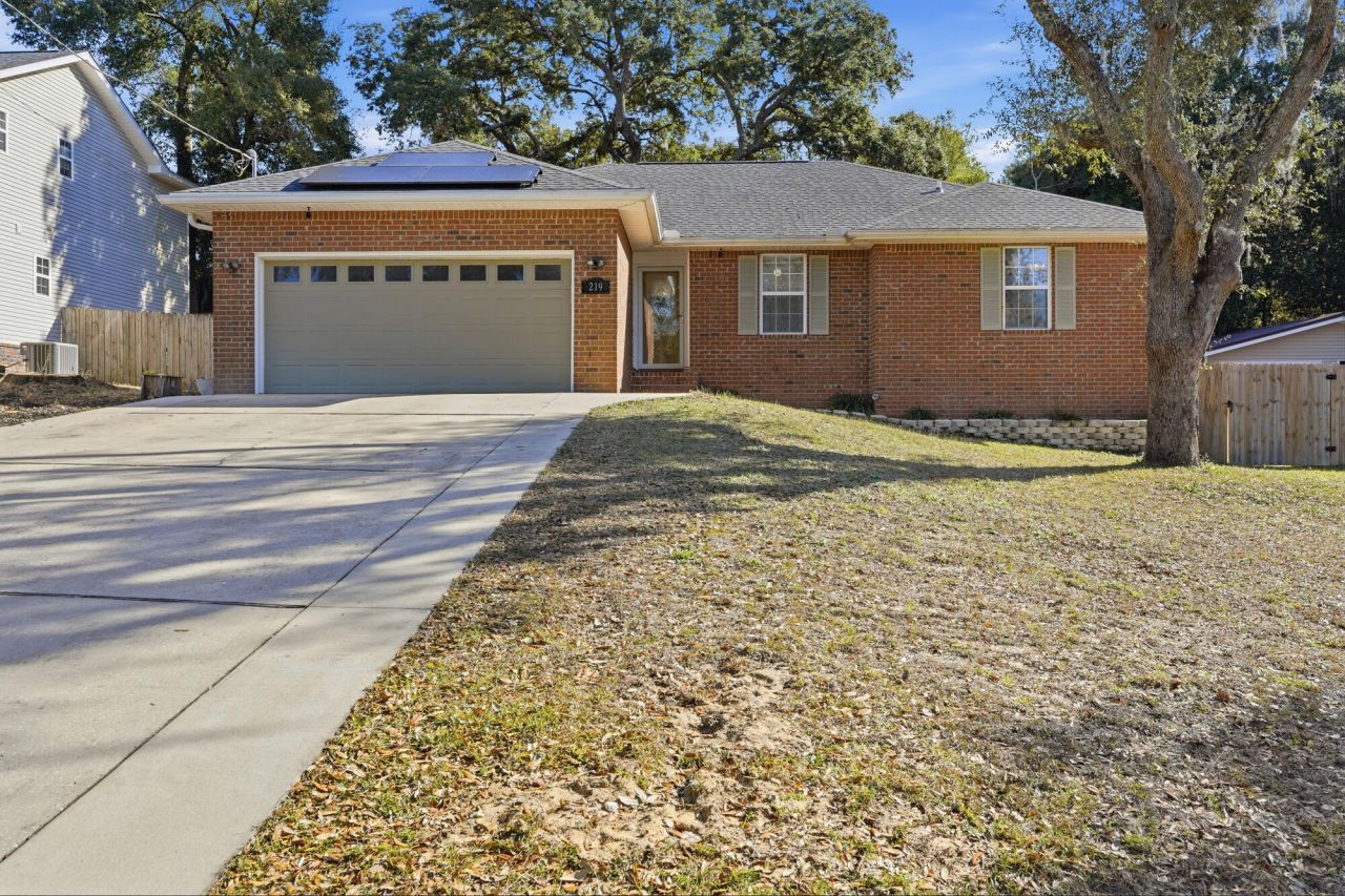 219 Cook Street, Niceville, FL 32578 Main Photo