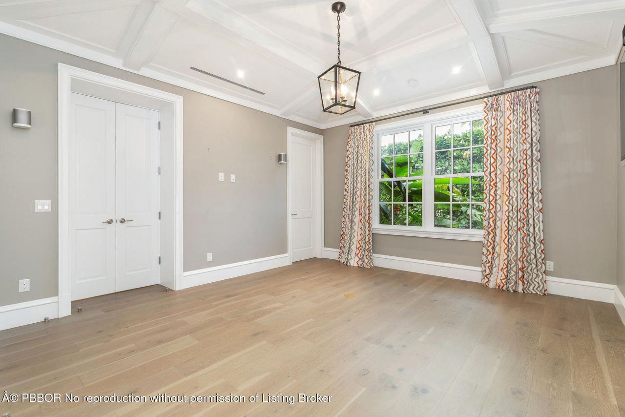 216 Sandpiper Drive, Palm Beach, FL 33480 Photo