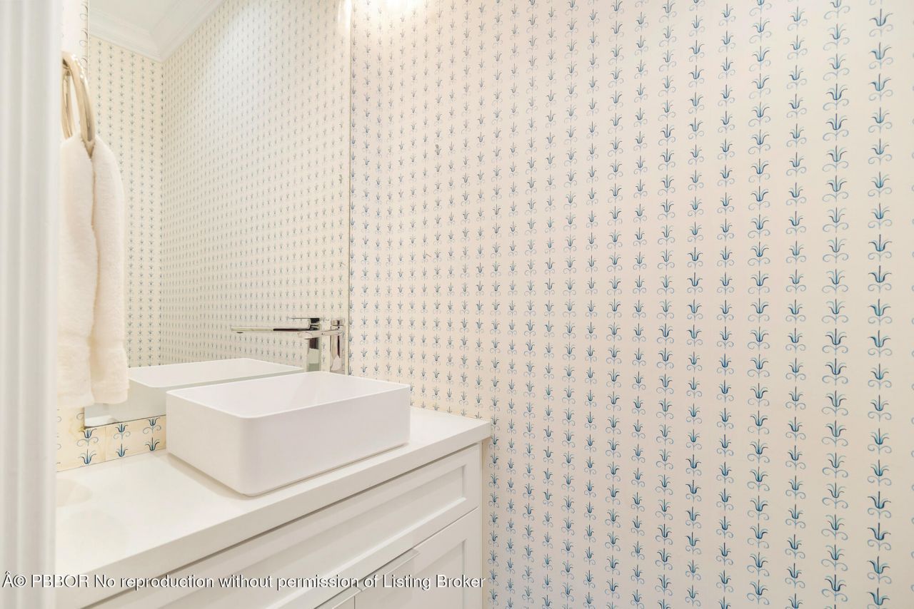 216 Sandpiper Drive, Palm Beach, FL 33480 Photo