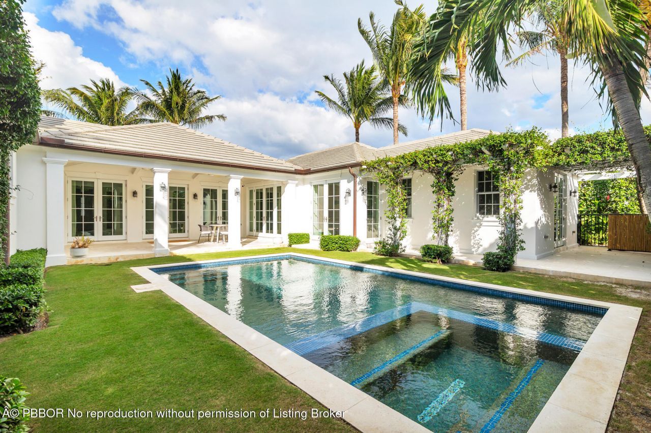 216 Sandpiper Drive, Palm Beach, FL 33480 Photo