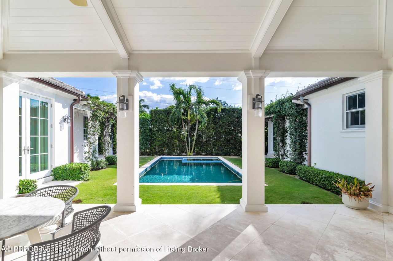 216 Sandpiper Drive, Palm Beach, FL 33480 Photo