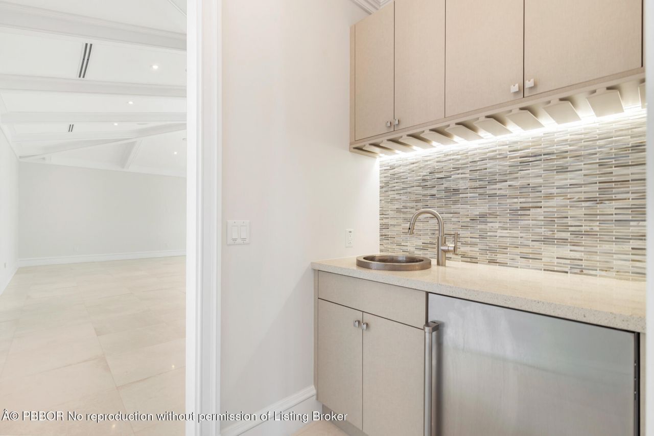 216 Sandpiper Drive, Palm Beach, FL 33480 Photo