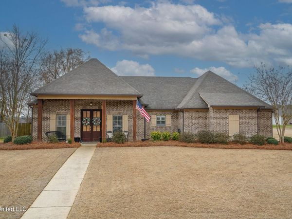 313 N Falls Crossing, Madison, MS 39110