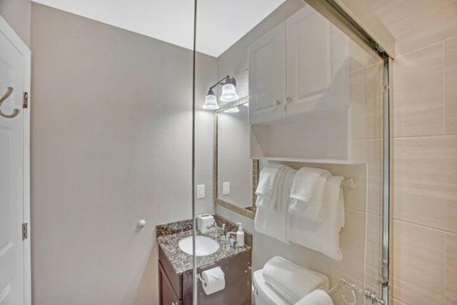 5022 Sunset Village Drive, Duck Key, FL 33050 Photo