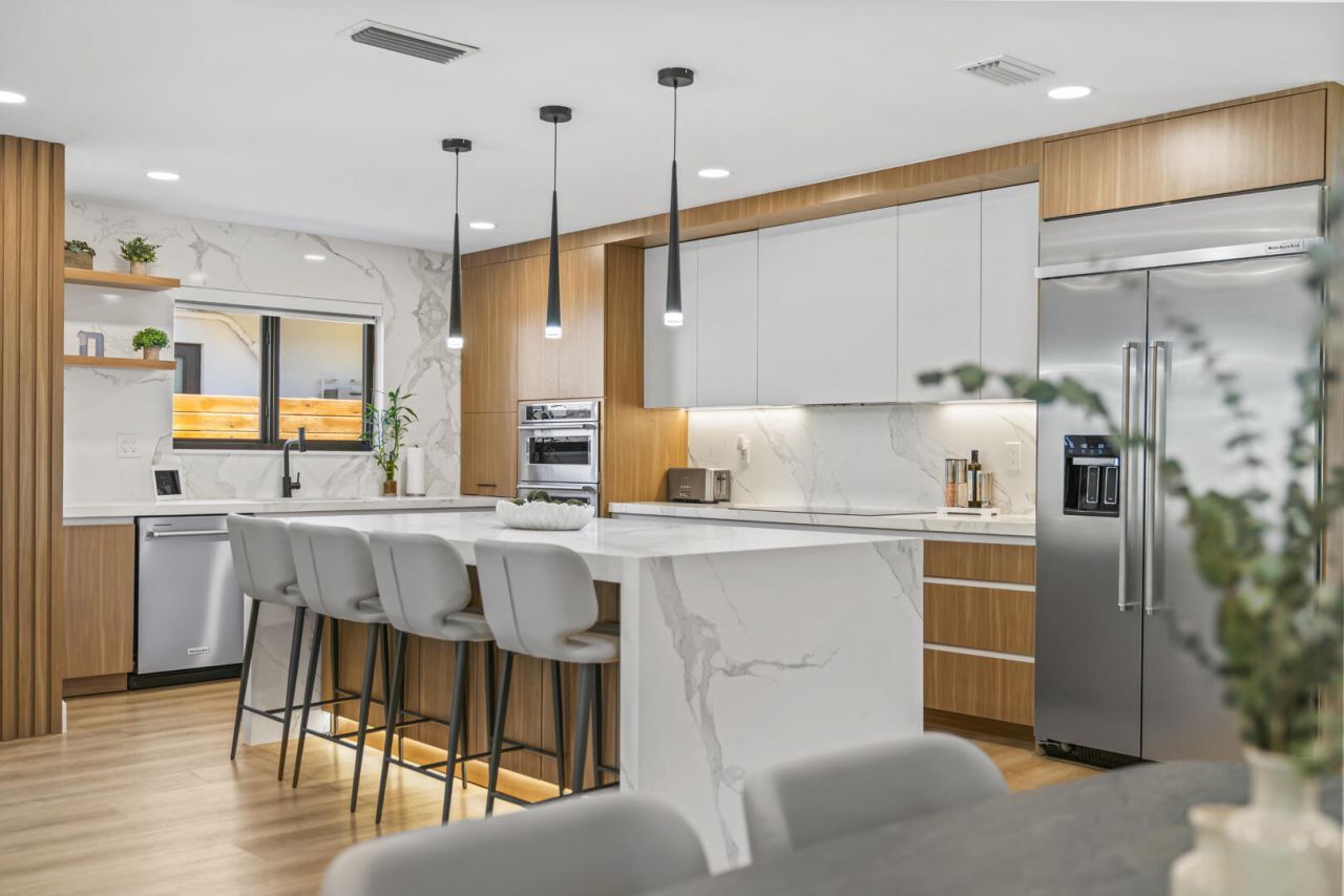 2451 NE 199th Street, Miami, FL 33180 Photo