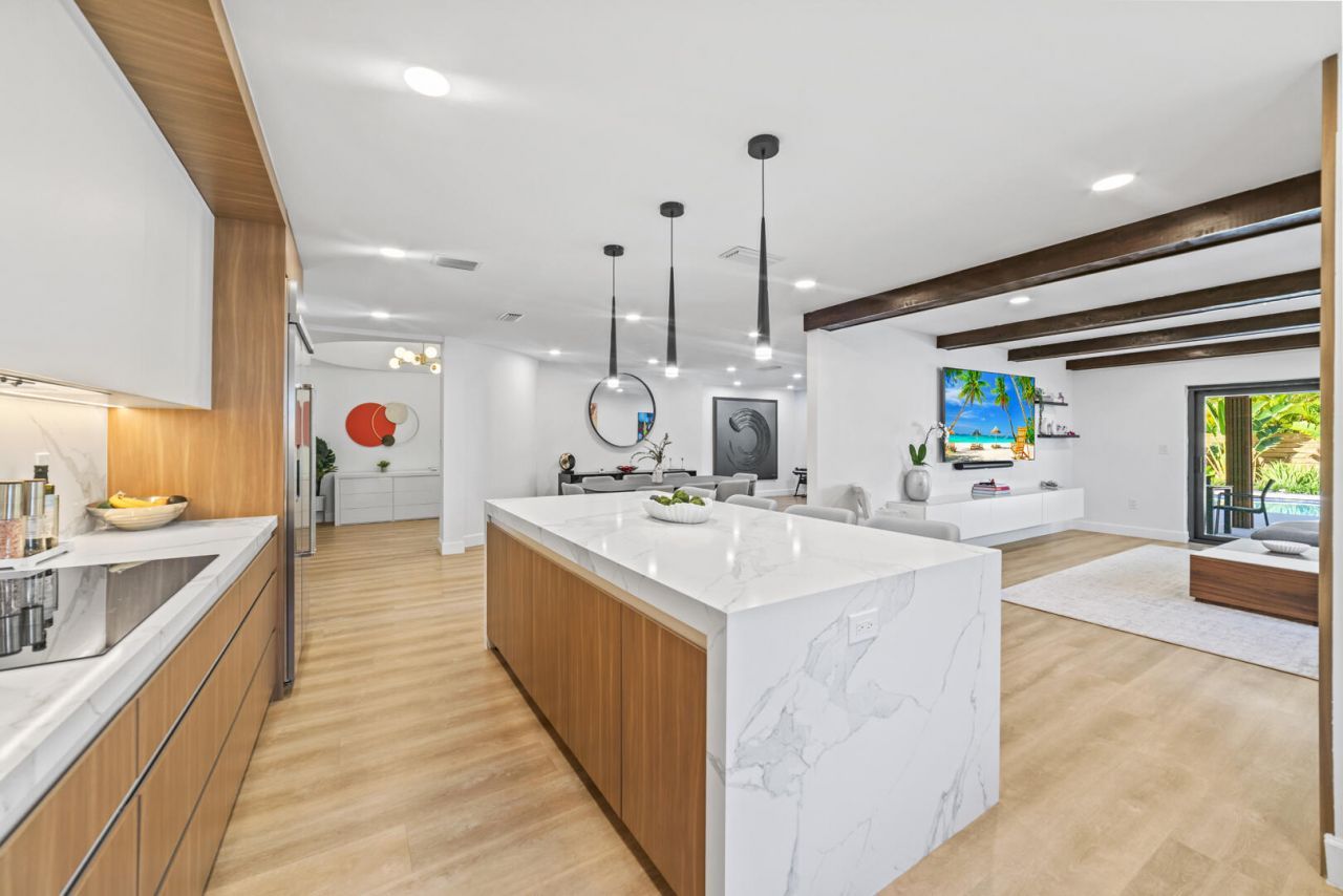 2451 NE 199th Street, Miami, FL 33180 Photo