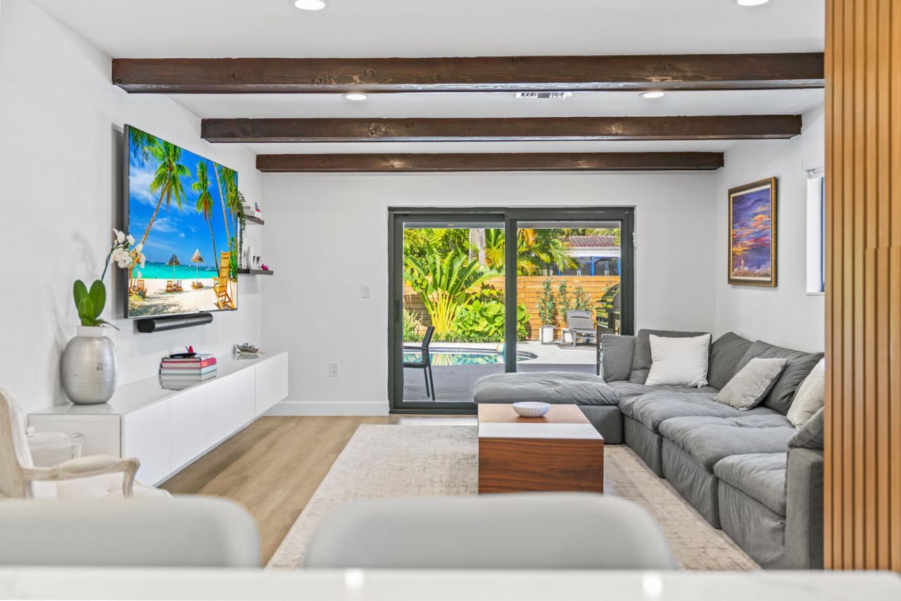 2451 NE 199th Street, Miami, FL 33180 Photo