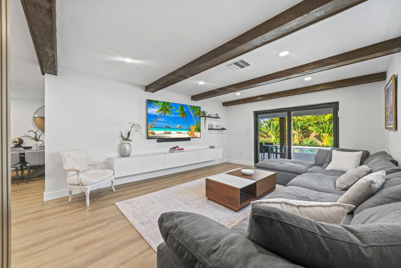 2451 NE 199th Street, Miami, FL 33180 Photo