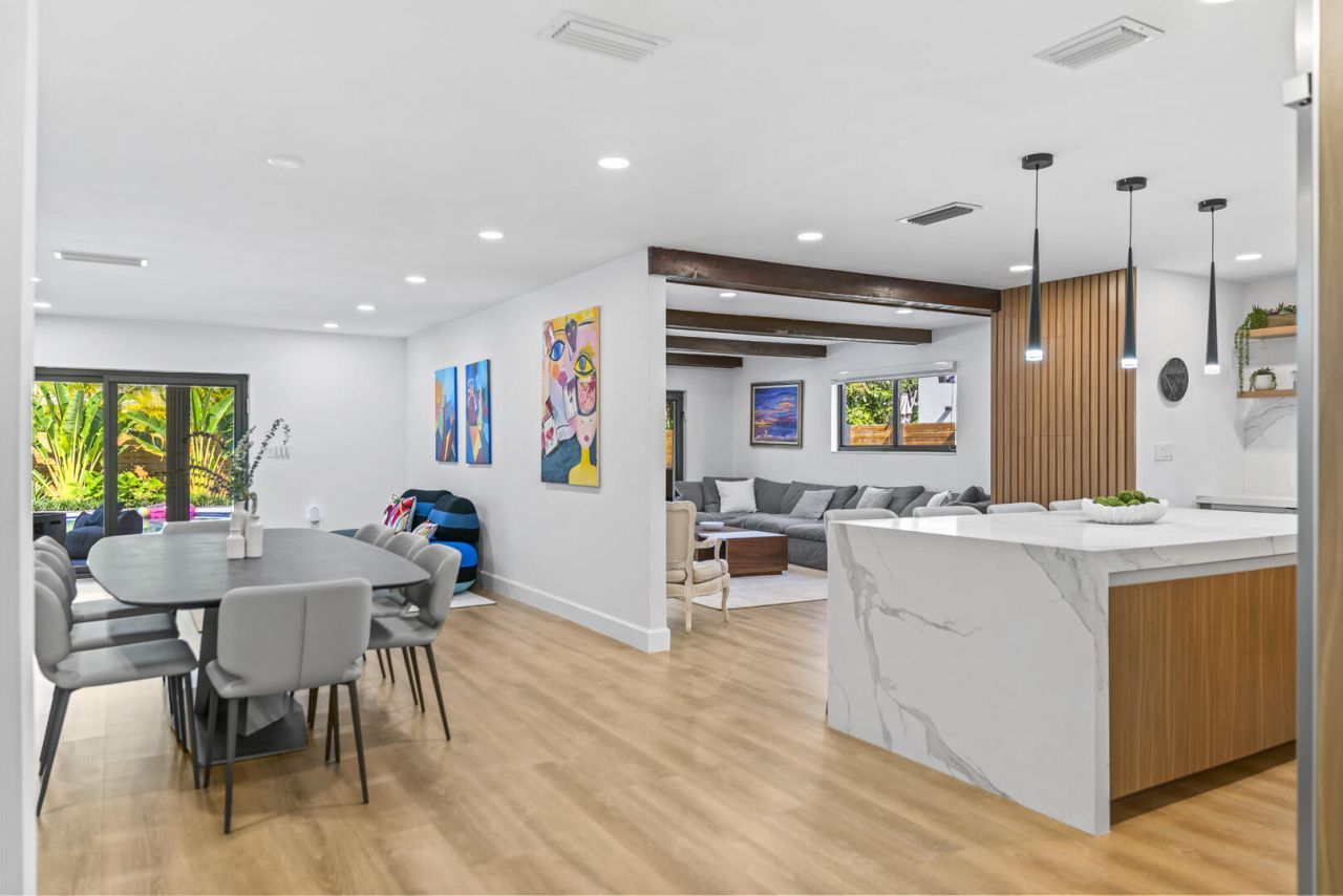 2451 NE 199th Street, Miami, FL 33180 Photo