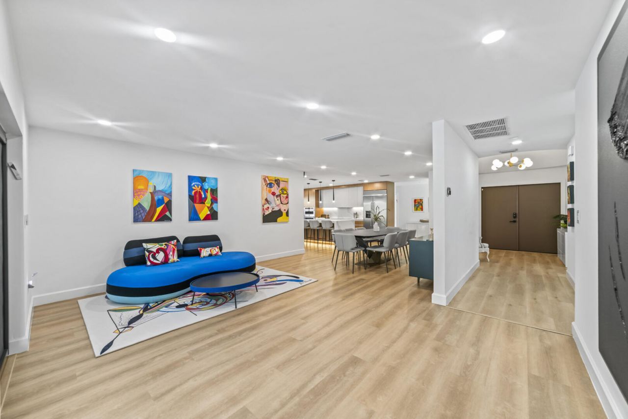 2451 NE 199th Street, Miami, FL 33180 Photo