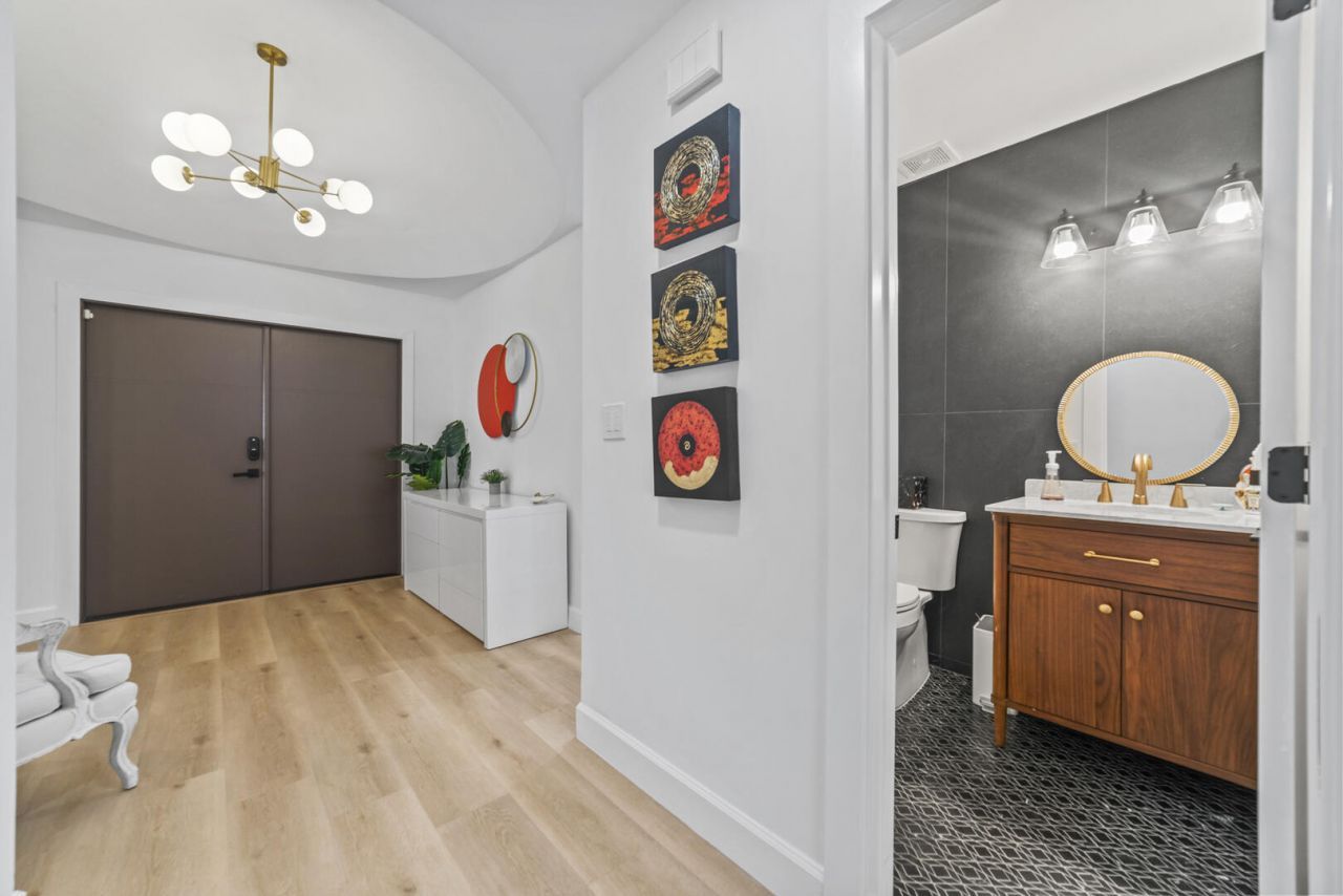 2451 NE 199th Street, Miami, FL 33180 Photo