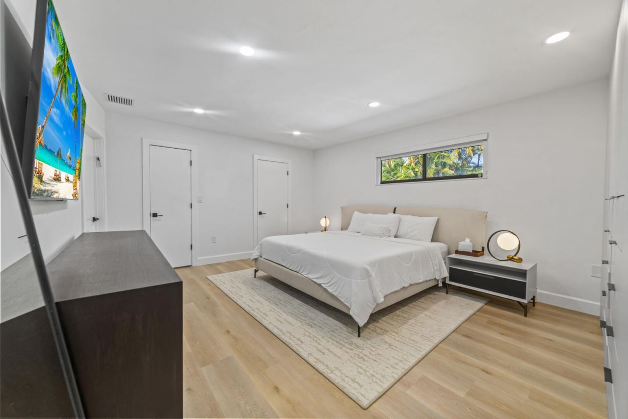 2451 NE 199th Street, Miami, FL 33180 Photo