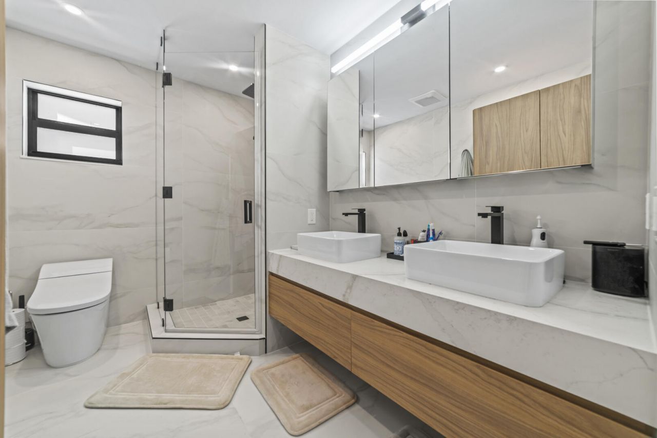 2451 NE 199th Street, Miami, FL 33180 Photo