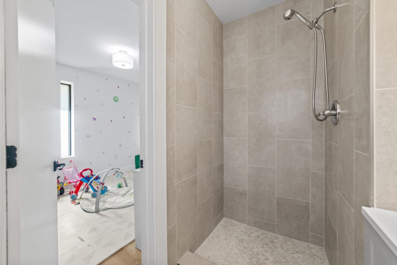 2451 NE 199th Street, Miami, FL 33180 Photo