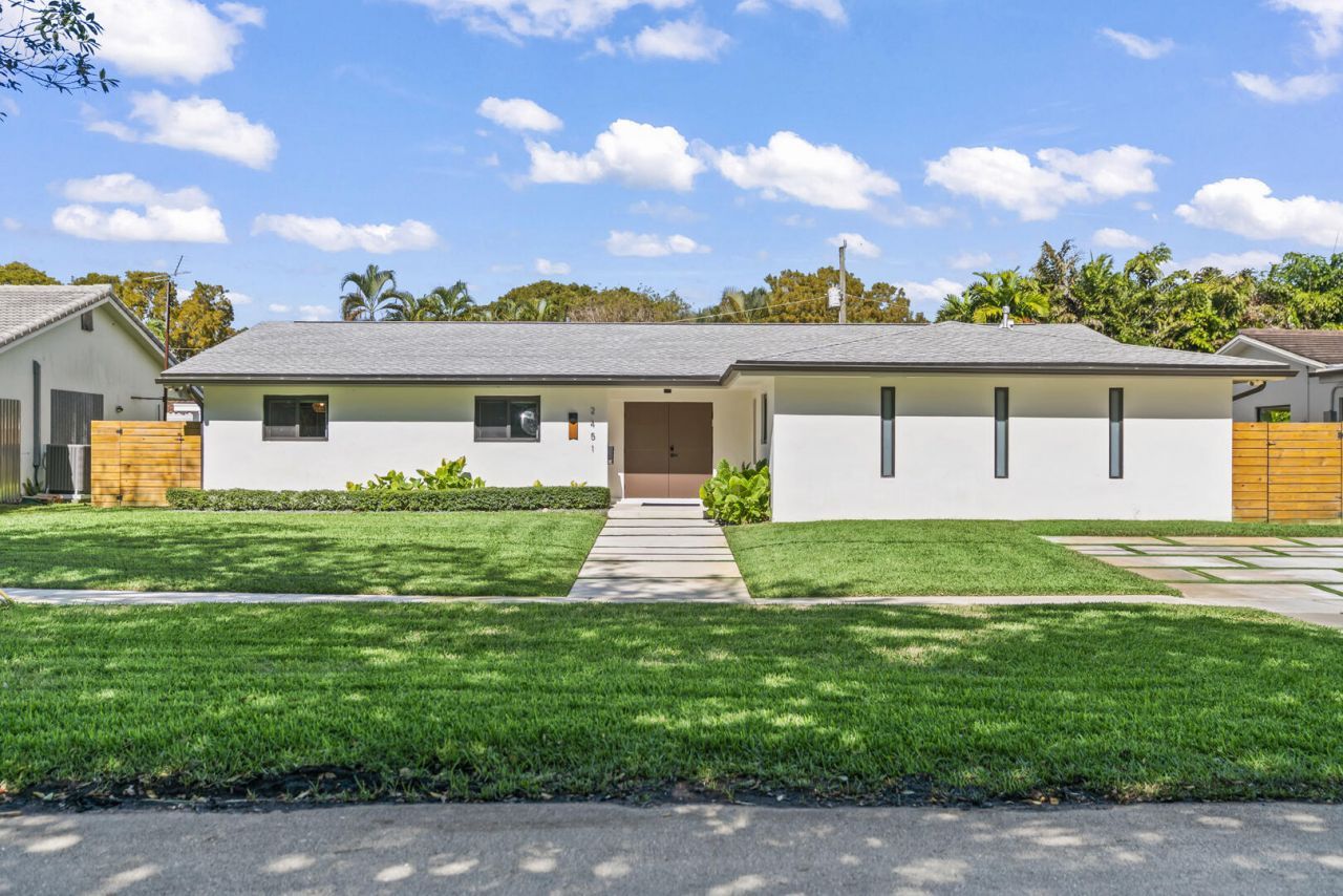 2451 NE 199th Street, Miami, FL 33180 Photo