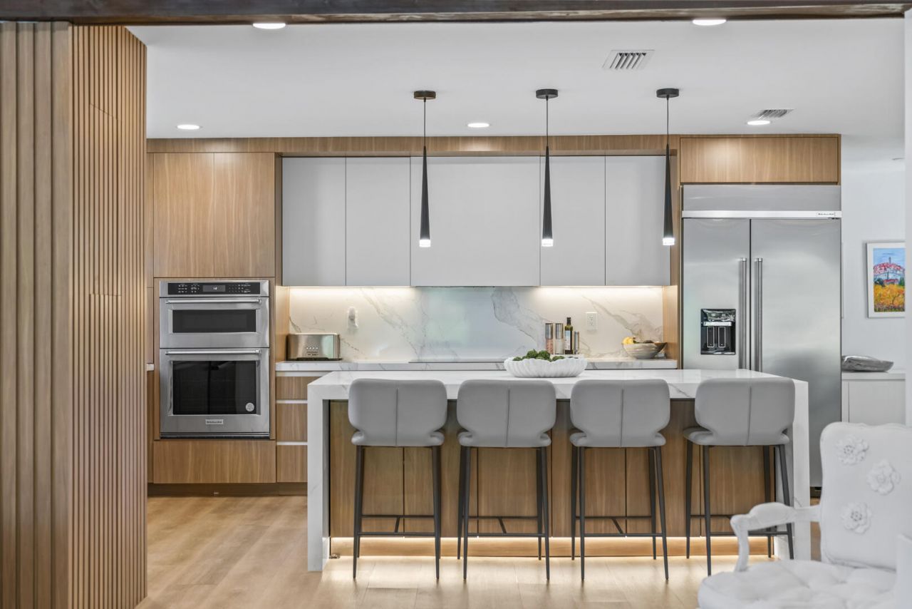 2451 NE 199th Street, Miami, FL 33180 Photo