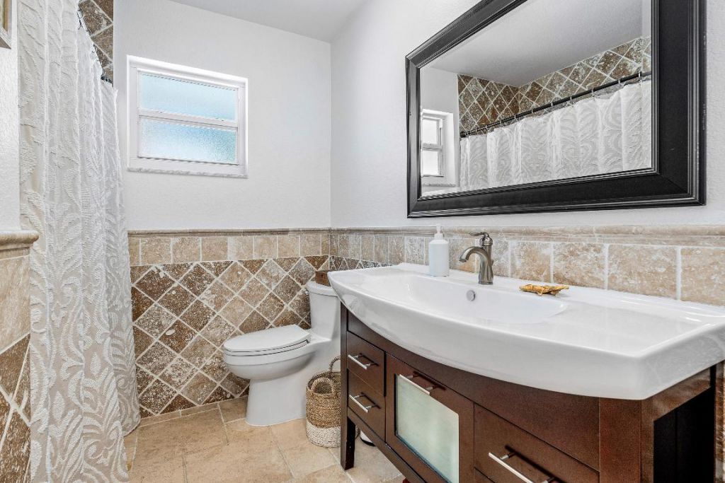 150 Periwinkle Drive, Hypoluxo, FL 33462 Photo