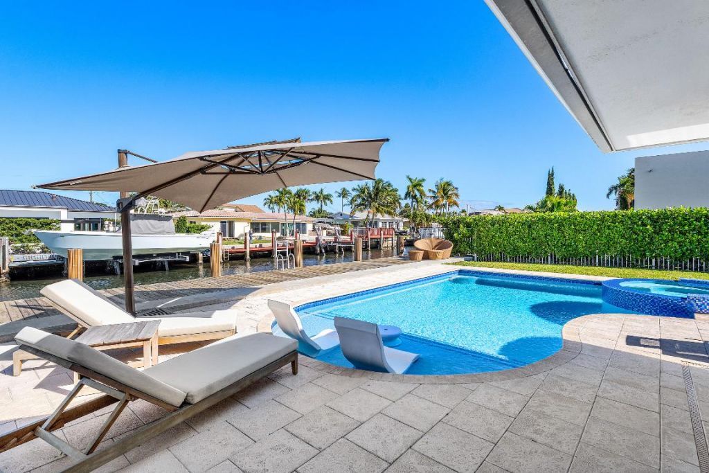 150 Periwinkle Drive, Hypoluxo, FL 33462 Photo