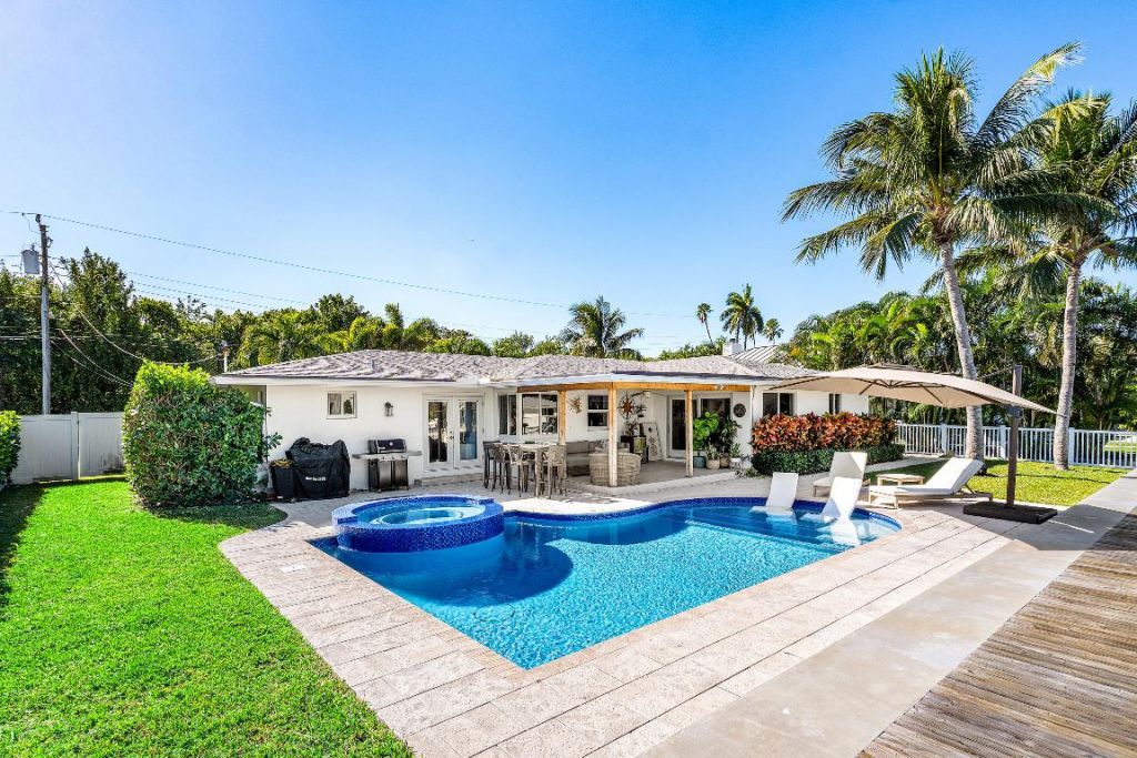 150 Periwinkle Drive, Hypoluxo, FL 33462 Photo