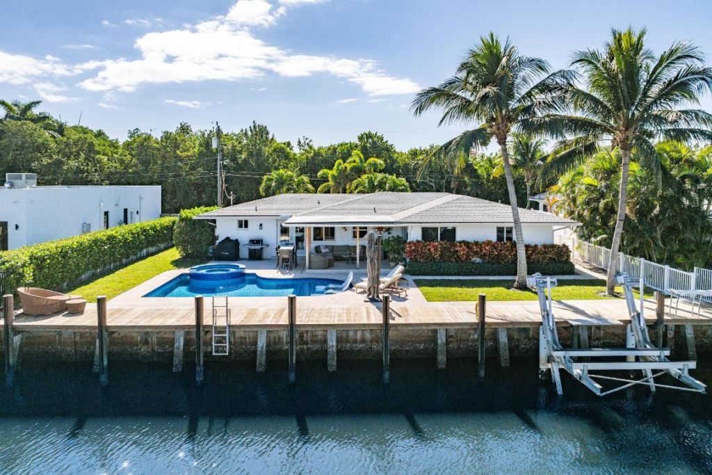 150 Periwinkle Drive, Hypoluxo, FL 33462 Photo