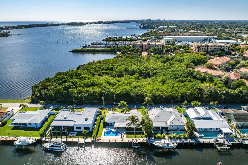 150 Periwinkle Drive, Hypoluxo, FL 33462 Photo