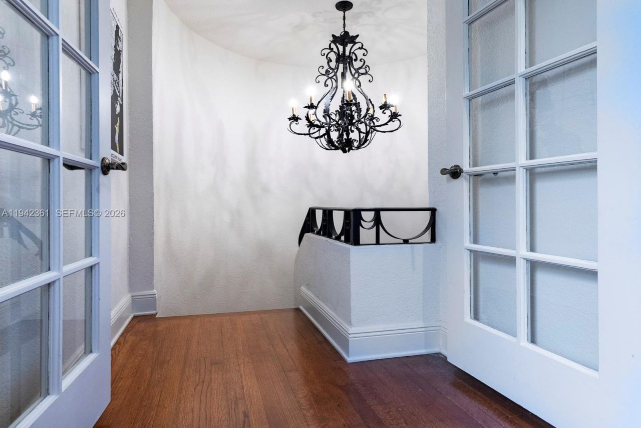 360 SW 28th Rd, Miami, FL 33129 Photo