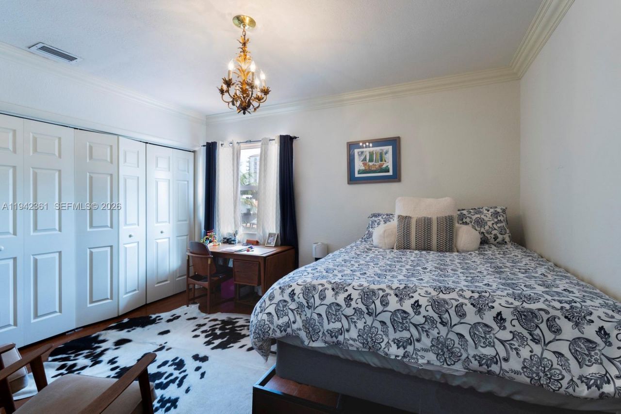 360 SW 28th Rd, Miami, FL 33129 Photo